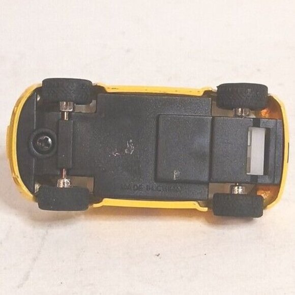 Micro Volkswagon VW Beetle Bug Pull Back Diecast Yellow Works Good Condition - Picture 8 of 9